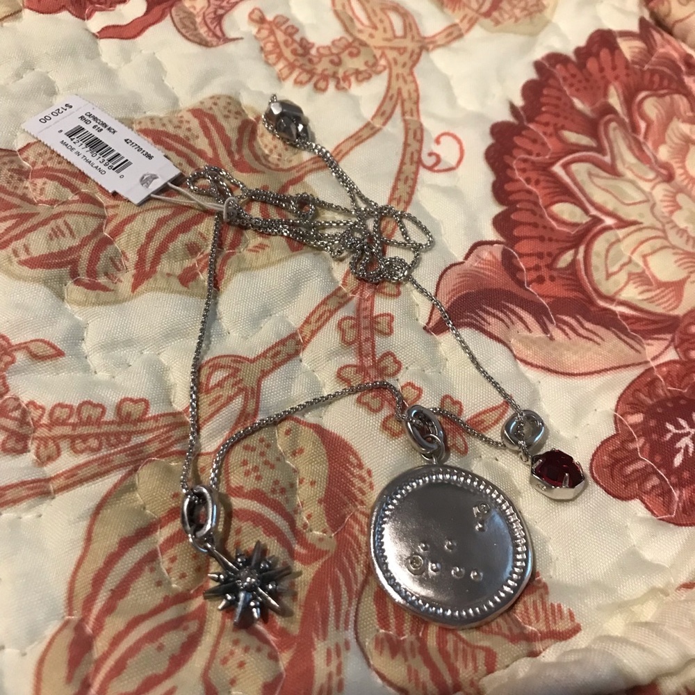 Kendra Scott necklace